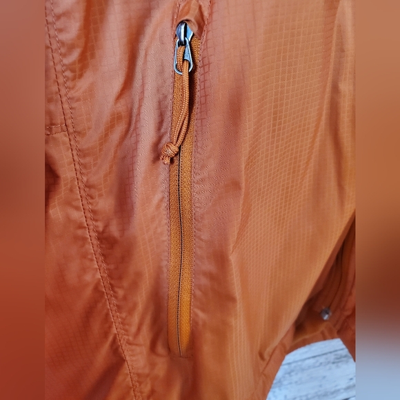 The North Face Pitaya Hooded Fleece Lined Windbreaker - Picture 6 of 8